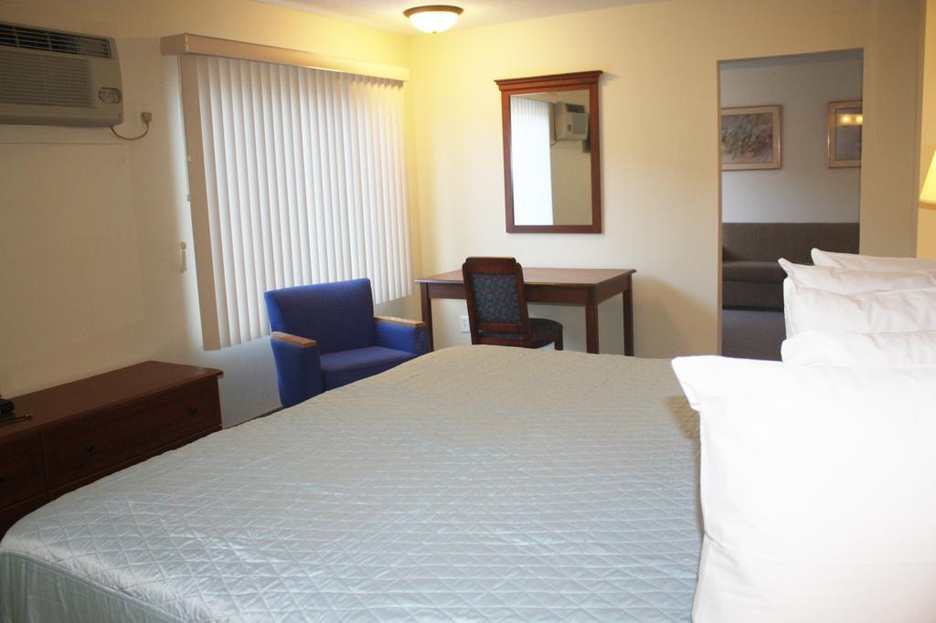 Main Street Lodge And Suites Port Huron Habitación foto